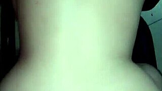 Velkorita soseda čaka, da žena odide, potem ji napolnim pičko s spermo v grobem POV.