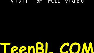 Prächtiges Dienstmädchen genießt wilden Sex mit intensivem Blasen