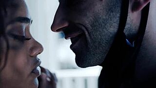 Yo, BWC får denna storbröstad ebony-teen 18+ Scarlit Scandal upphetsad i karantän! 🔥