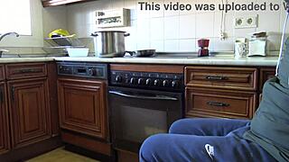 Рискованный домашний секс с моей похотливой сводной сестрой так меня возбудил 😈