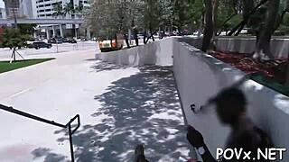 Teenagerka 18+ kurva cucá a šuká tvrdě na free stránkách! Wow!