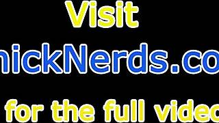 Kicsi szemüveges tini keményen megdöngölve óra után