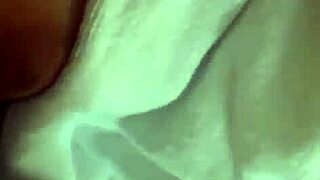 Zovemo rogonju da jebe moju devojku jako