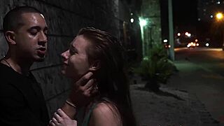 Elakadt tini 18+ intenzív élvezetet érez faszlovaglás és faszszopás közben