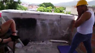 Ingeniero profesional convertido en imán de latinas en la cama