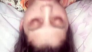 Глубокий минет головой вниз с кончей на лицо маленькой шалуньи-святой