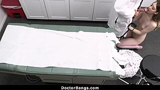 Michelle Anthony在医院恳求医生关于避孕套事故