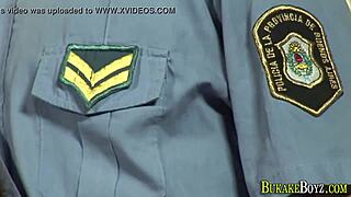 Yo, latino twink krijgt wilde facial!