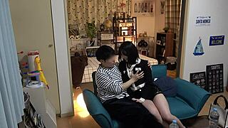 Osebni posnetek - 20-letna japonska lepota stoka v cowgirl in misijonarju