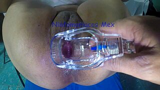 Allora, questo ginecologo mi scopa nel suo studio mentre registro ogni momento con la mia vagina