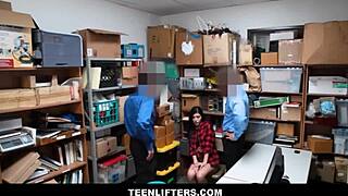 Cuki Barna Boltlopó Audrey Royal Basz Két Rendőrrel Forró Alkuban