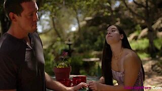 एबी मेली मिक्स्ड फैमिली वॉल्यूम 5 एपिसोड 4 में हार्ड राइड करती है