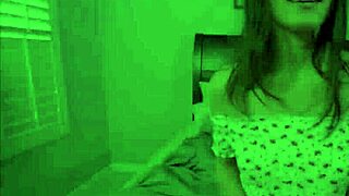 Горячая мелкая сводная сестра 18+ Майя Вулф помогает в POV