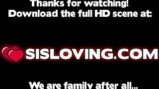 Bailey Brooke se ohýbá pro nevlastního bratra velký čurák v doggystyle s deepthroatem