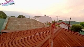 สาวน้อยบลอนด์ฟิลิปปินส์เจอนายหญิงบนดาดฟ้า