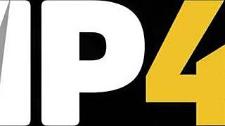 このミリタリーチックが最高の休憩で家族アクションをこっそり。