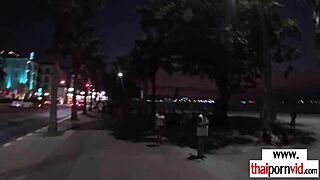 业余泰国少女18+樱桃感性地抚摸大白鸡巴