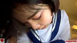 可爱18岁日本女孩水手服喷水