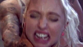 капризная блондинка тинейджерка 18+ терпит грубую bondage в реаб сексе. ее связывают и хлещут до подчинения.