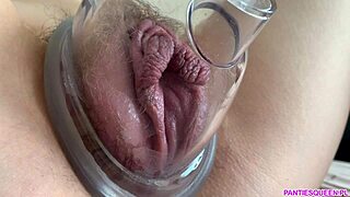 Nasse Muschi-Pumpen in extremer Nahaufnahme