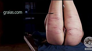 Oletko huomannut vaalean nuoren 18+ ohuen vitsan aiheuttamat vaaleat mustelmat?