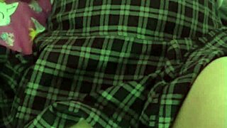 Gadis Sekolah Meksiko 18+ Pakai Seragam Liar Bareng Om-Om Setelah Kelas. Adegan Voyeur Latina Licik!