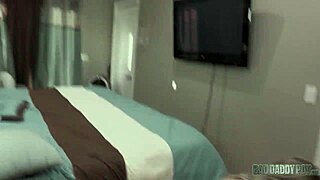 Nevlastní dcera Lexi Lore potrestána za krádež v obchodě!