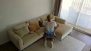 Kandırılan koca gizli kamera Asyalı tabu'da dadıya şeker için sikiyor