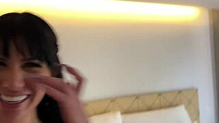 Nak tengok latina ni tunggang kontol besar dalam posisi cowgirl?