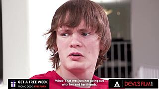 Busty milf Lauren Phillips tvrdě šuká prsa nevlastního syna!