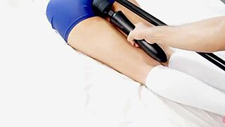 日本可爱女孩被紧紧绑起来玩乐！😈