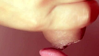 Эй, родители ушли, давай оторвемся сегодня ночью