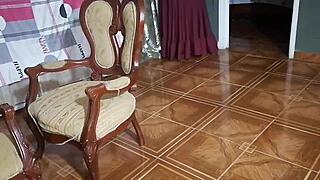 अरे, अपनी स्टीपसिस्टर को नीचे कूल करते हुए पकड़ा, तो मैंने गहरा धक्का दिया!