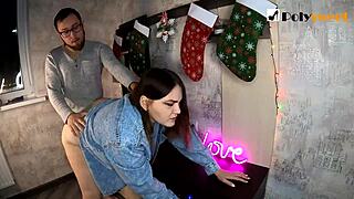 Tento chlap nemohol odolať tvrdému vyjebaniu krásky s chvostíkom v riti.