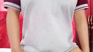 Sevimli Meksikalı Öğrenci Okuldan Sonra Ev Yapımı Üniformada Yarrak Emiyor