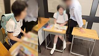 Brudna żądza nauczycielki zamienia się w trening creampie dla zastraszanego ucznia 😳