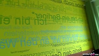 Německá teenka 18+ - Tenny Lucy se nechává šukat od černého uživatele s obrovským ptákem