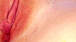 וואו, הגוף הצעיר והחם שלי נראה מושלם ב-4K. בואו לראות אותי מתפשטת בקאסטינג!