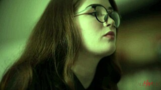 Sabina Rouge og Madi Meadows engagerer sig i lesbisk tribbing studie