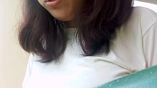 lärare matthan salomon guidar elev kaye andrea i intim missionär.