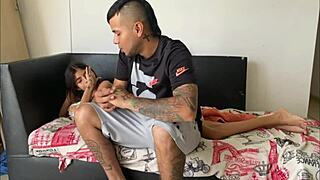 أقاطع نومها عشان أدق كسها اللاتيني الضيق