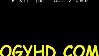 Gammel elsker knepper Js stramme fisse hårdt! Rå action!