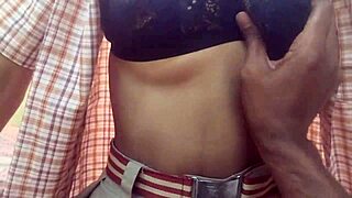 Po Zabavi Me Vroča Koledžka Punca Povabila Na Jebanje