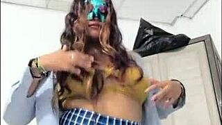 Jeg er så geil uden timer i dag - kæreste kommer for at kneppe mig i aften!