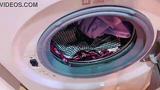 Pov Wetpinay di Seragam Sekolah Cuci Badan Setelah Syuting Luar