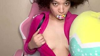 Sıcak okul kızı yaşlı baba için hazır