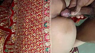 गरम देसि देवर और साली बाथरूम में स्टीमी चुदाई करते हैं, लंबे दिन के बाद