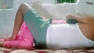 पतली सेक्सी लड़की घर साफ करने के बाद हार्ड पाउंडिंग