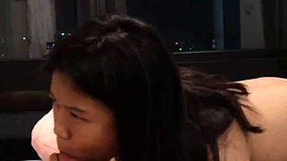 วัยรุ่นแอซียน 18 ปี รับน้ำเงี่ยนเยอะๆ ในคอมไพล์ 😍