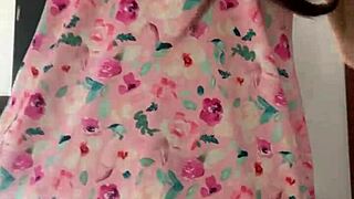 ดูนี่สิ สาวผอมน่ารักแฟลชในชุดนอนบนกล้องสปาย ไร้เดียงสาแต่กล้าดุร้าย!